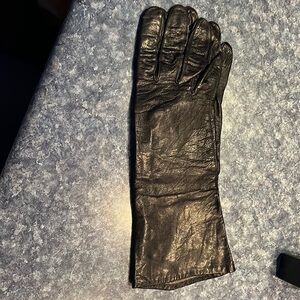 Vintage black women’s leather gloves